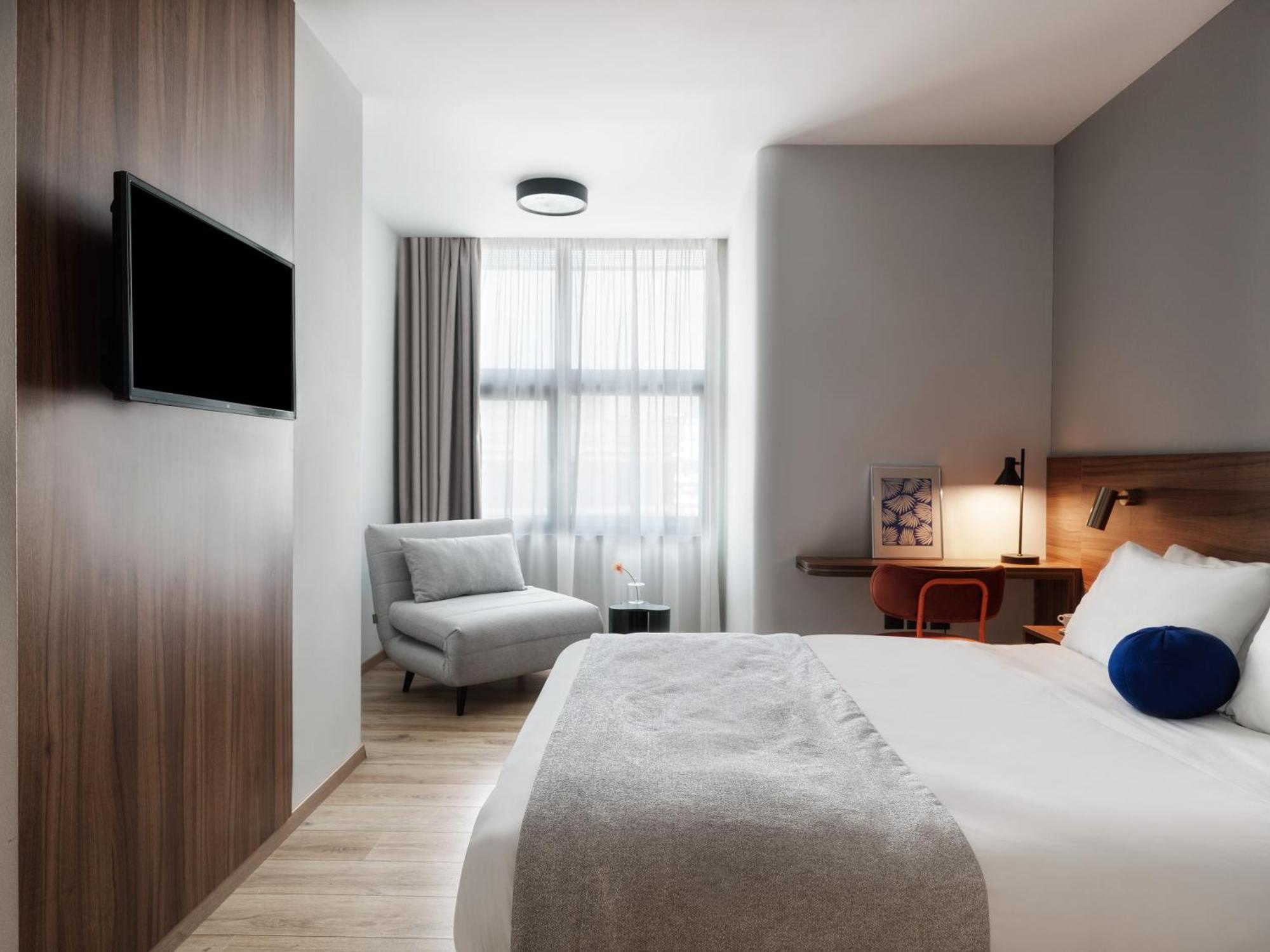 Deluxe Suite with Acropolis View